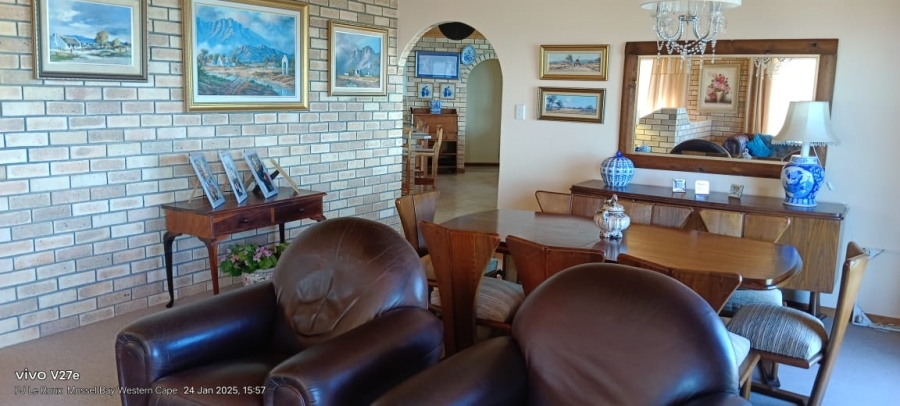 To Let 5 Bedroom Property for Rent in Dana Bay Western Cape